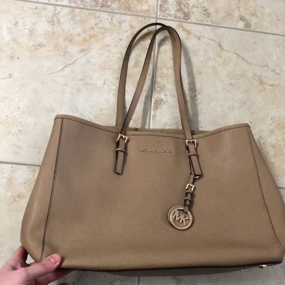 Michael Kors Handbags - Authentic Michael Kors Jetset tote